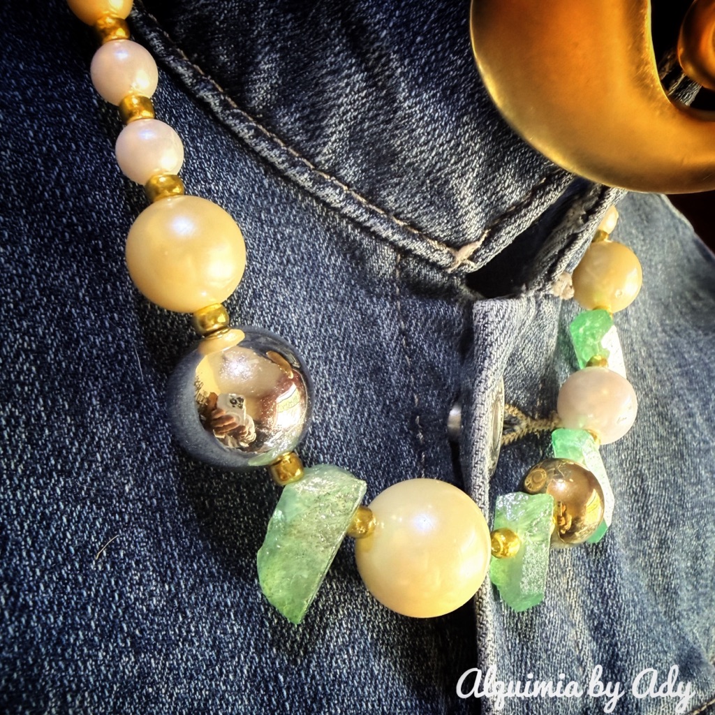 Grandma Approved Pearl And Emerald Toned Raw Quartz Necklace 59$